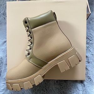 Woman boot